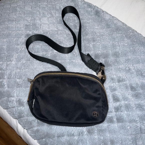 Lululemon black and gold belt bag - Picture 3 of 3